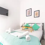 Modern & Stylish Flat For Friends & Couples