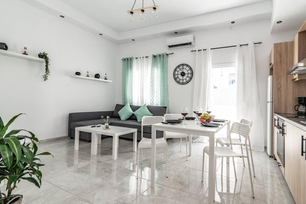 Modern & Stylish Flat For Friends & Couples * Héraklion