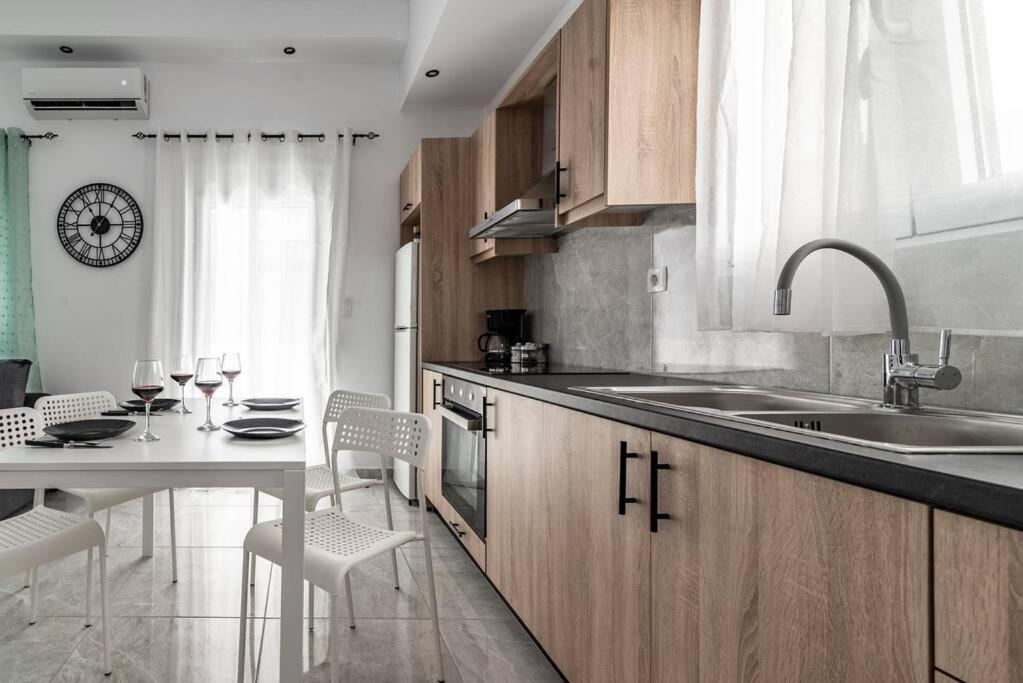Modern & Stylish Flat For Friends & Couples Appartement *